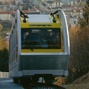 オーストリア インスブルックの鋼索鉄道 写真